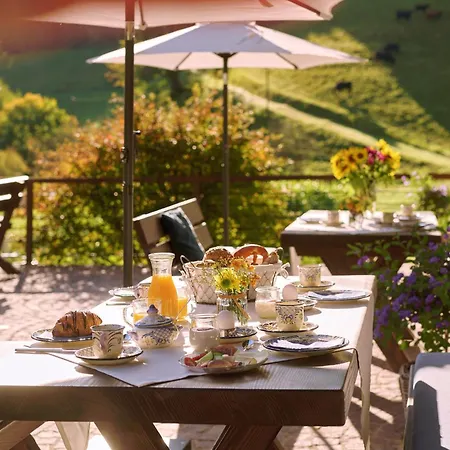 Blumbauernhof Farm stay Gutach